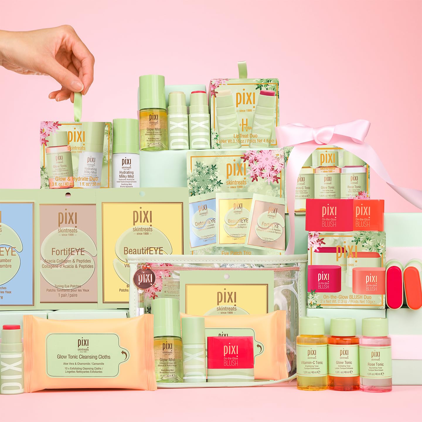 Best of Pixi Beauty Holiday Edition Gift Set | Kit Contains BeautifEYE Eye Patches, Glow Tonic Cleansing Cloths, Glow Mist, On-the-Glow Blush and +Hydra LipTreat Lip Balm in Holiday Makeup Bag