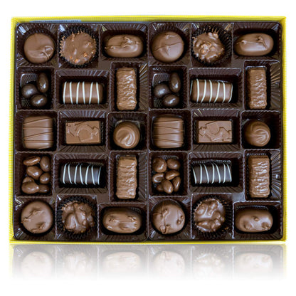 Russell Stover Whitman's Sampler Chocolate Box Assortment Box, An Assortment of Nutty, Chewy, Creamy Crispy Milk Chocolate Covered Candies and Dark Chocolate Covered Candies, 24 Ounce